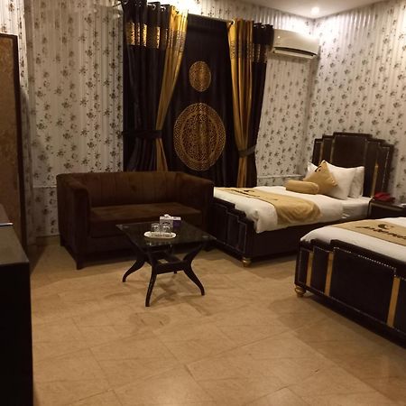 Premier Inn Johar Town Лахор Экстерьер фото