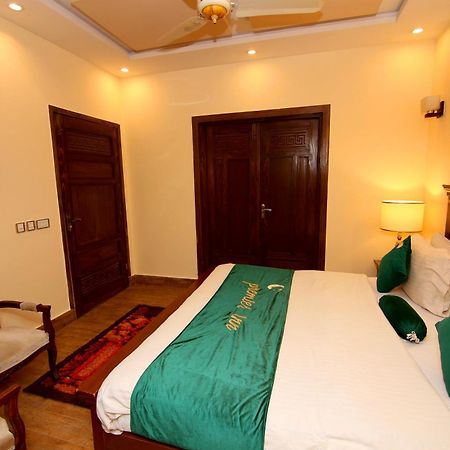 Premier Inn Johar Town Лахор Экстерьер фото