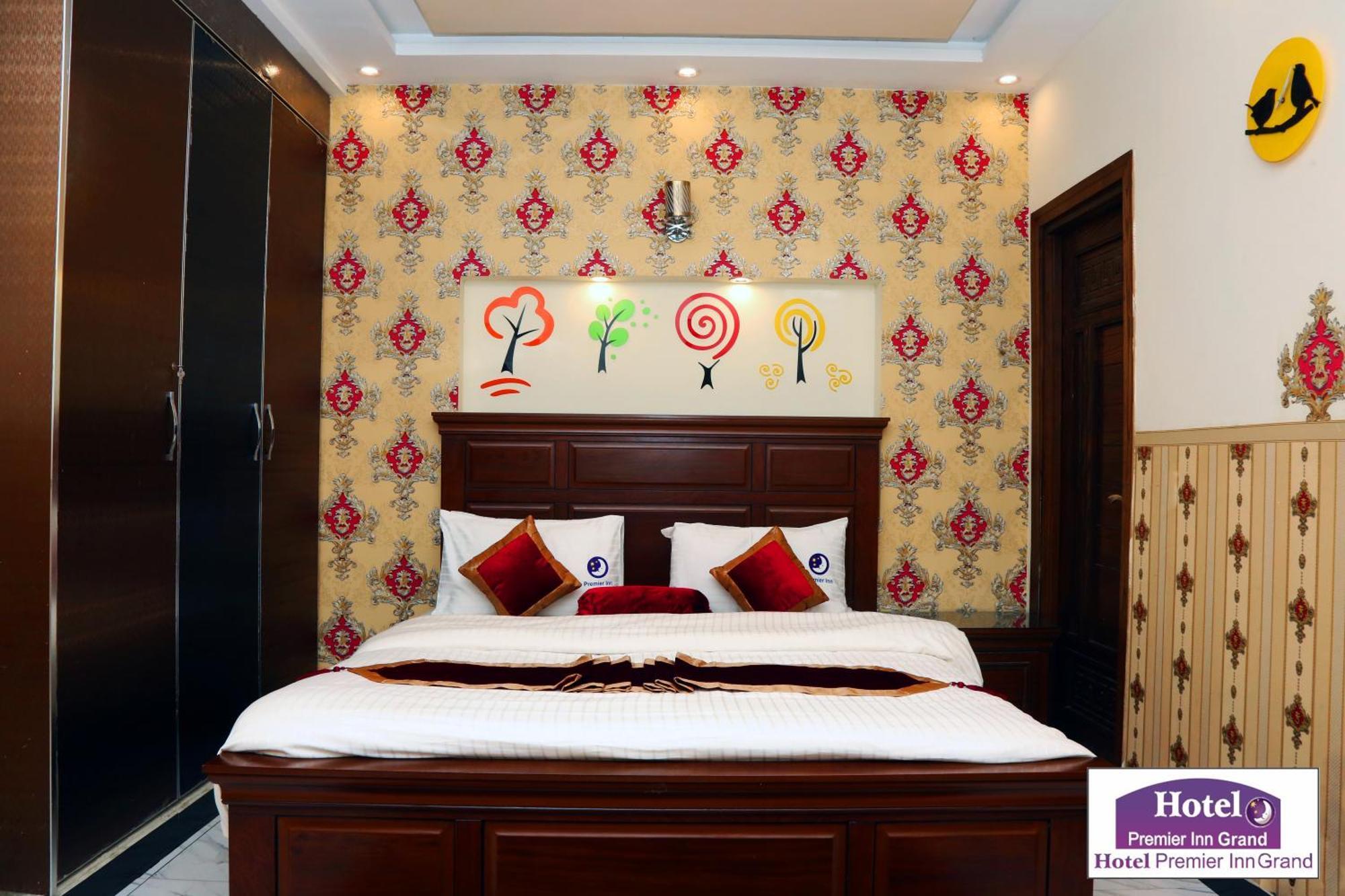 Premier Inn Johar Town Лахор Экстерьер фото