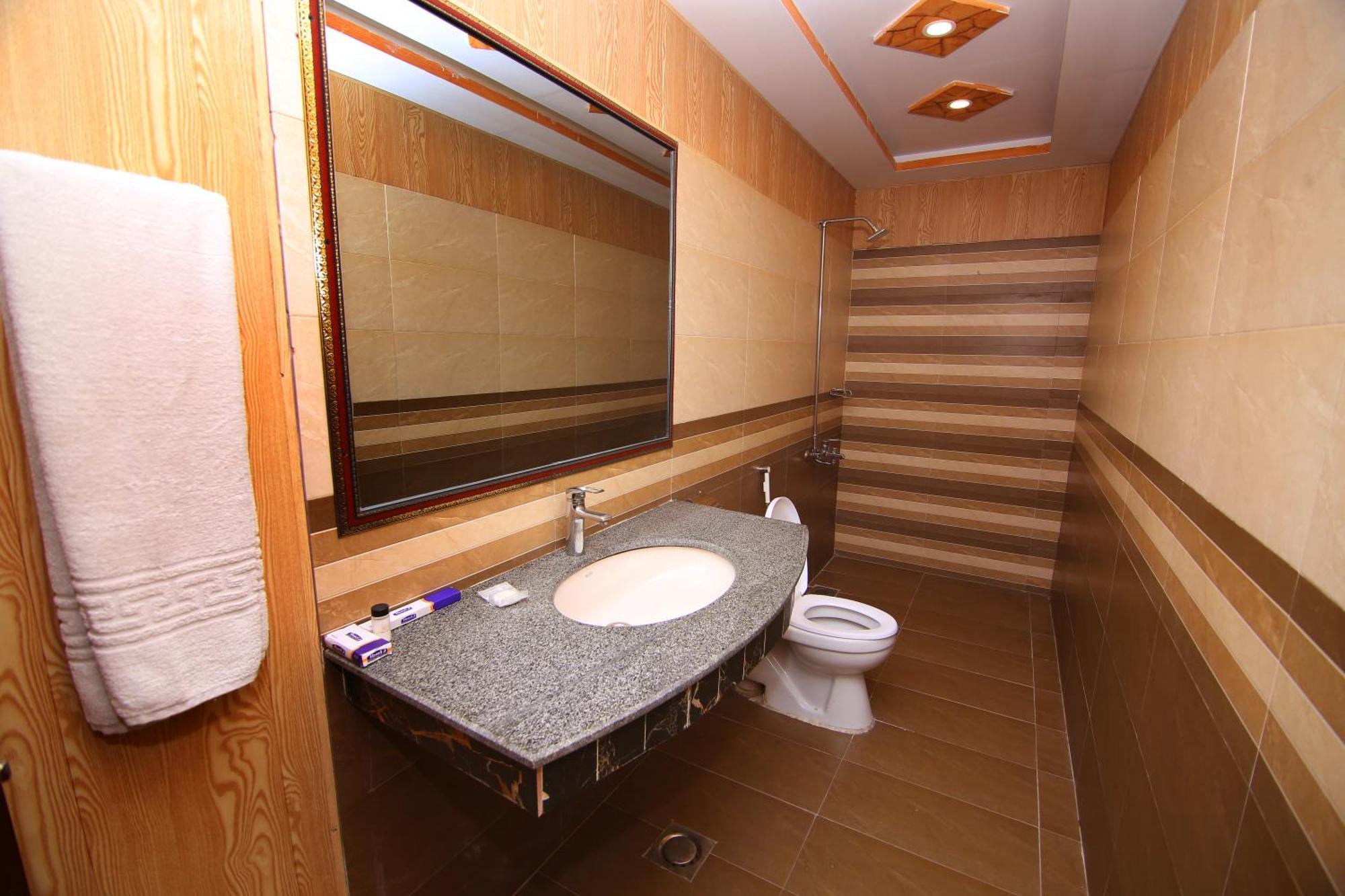 Premier Inn Johar Town Лахор Экстерьер фото