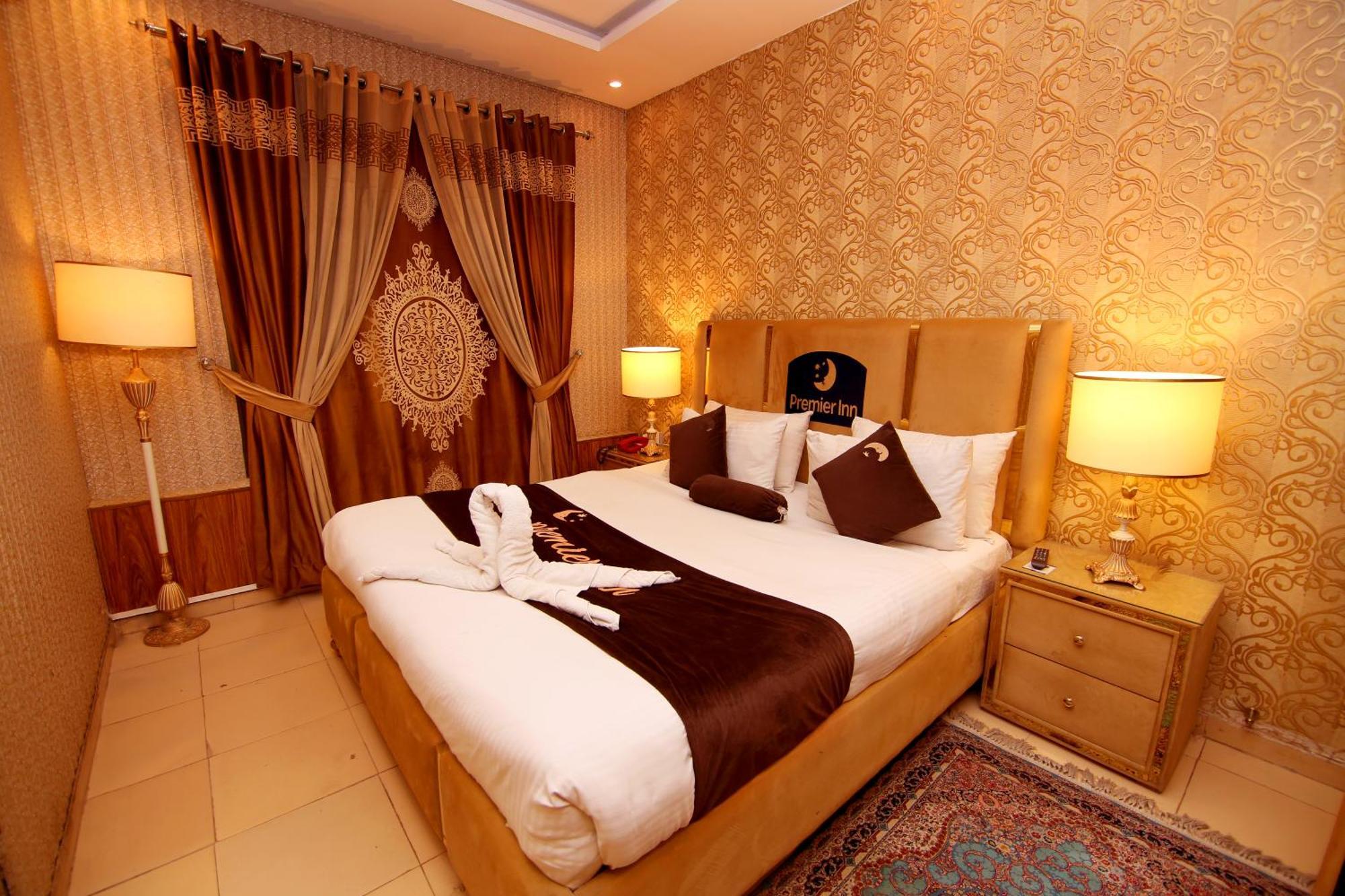 Premier Inn Johar Town Лахор Экстерьер фото