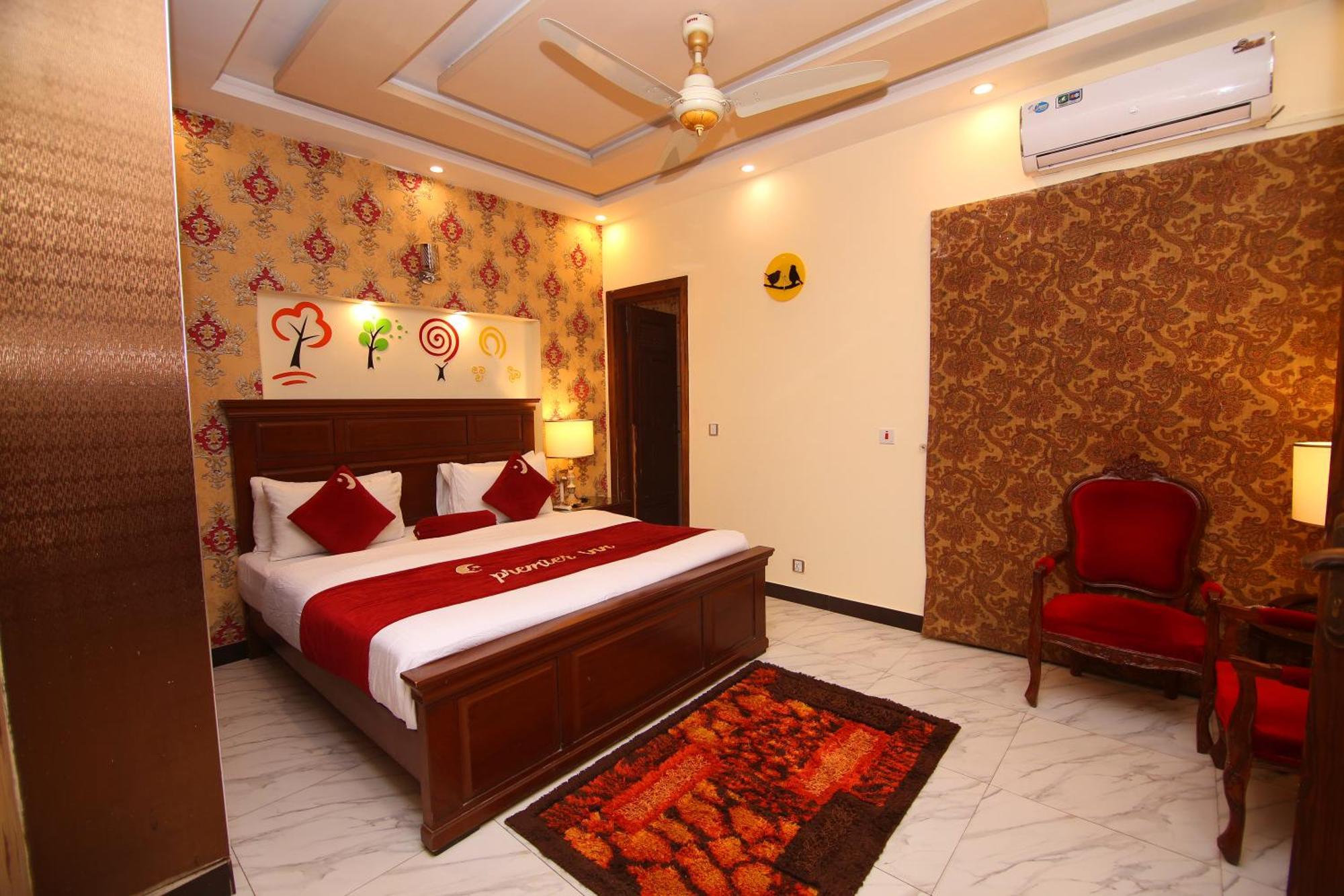 Premier Inn Johar Town Лахор Экстерьер фото